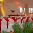 Tischdekoration Hochzeitssaal in Rot